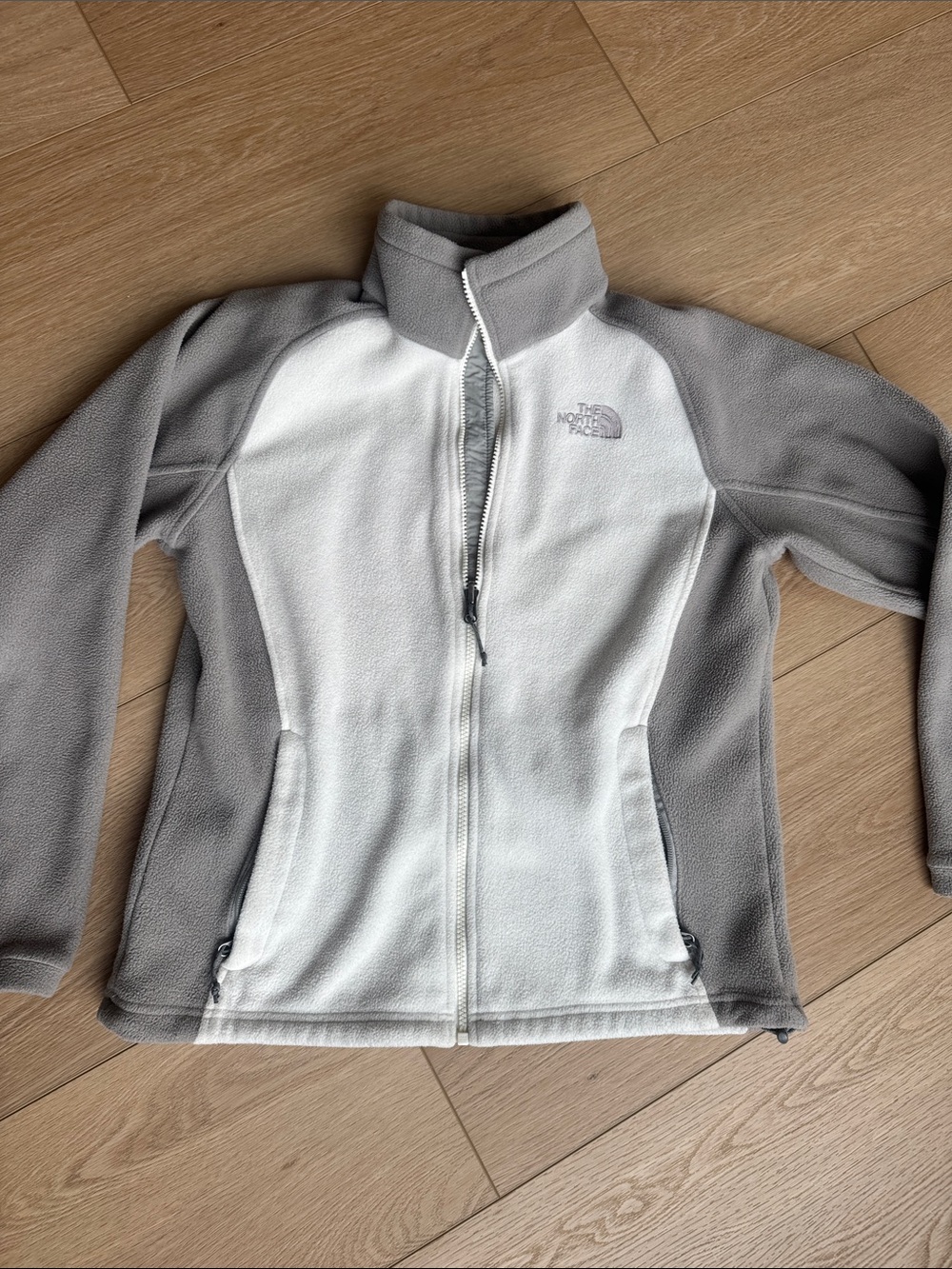 The North Face Two-Tone Grey & White Fleece Zip Jacket (NO flaws)